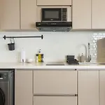 Elegant Beachview 1Br With Balcony In Crespo