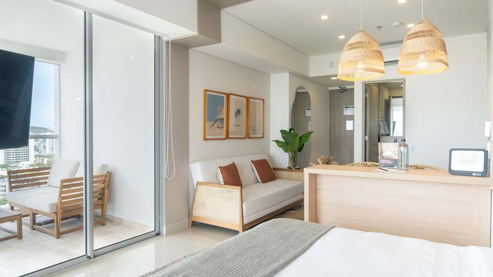 Apartamento Elegant Beachview 1br With Balcony In Crespo