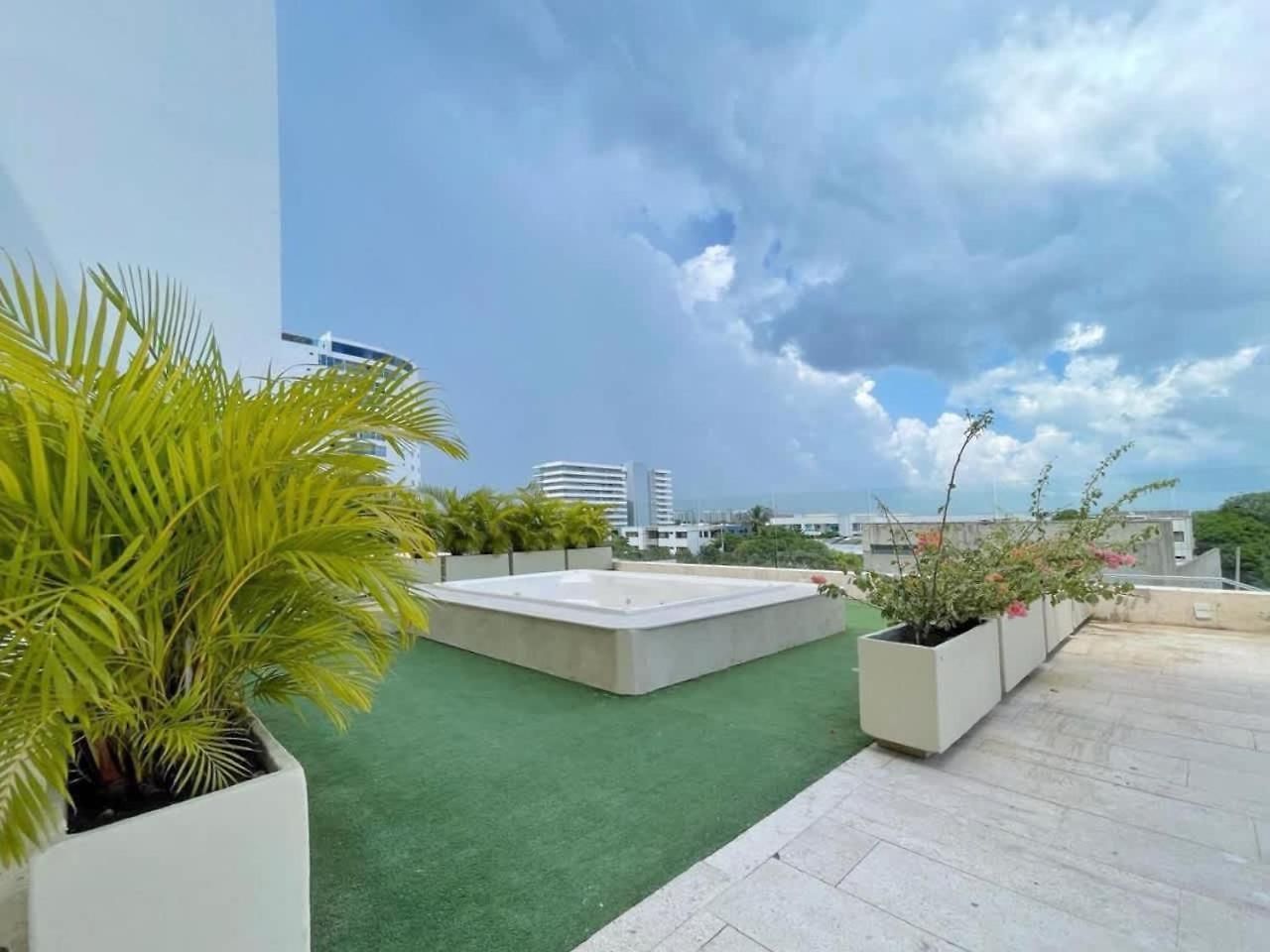 Elegant Beachview 1br With Balcony In Crespo Apartamento Cartagena