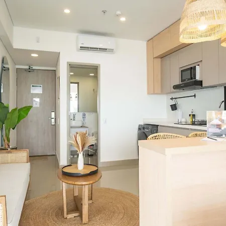 Elegant Beachview 1br With Balcony In Crespo Apartamento *