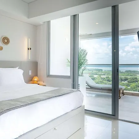 Elegant Beachview 1br With Balcony In Crespo * Cartagena