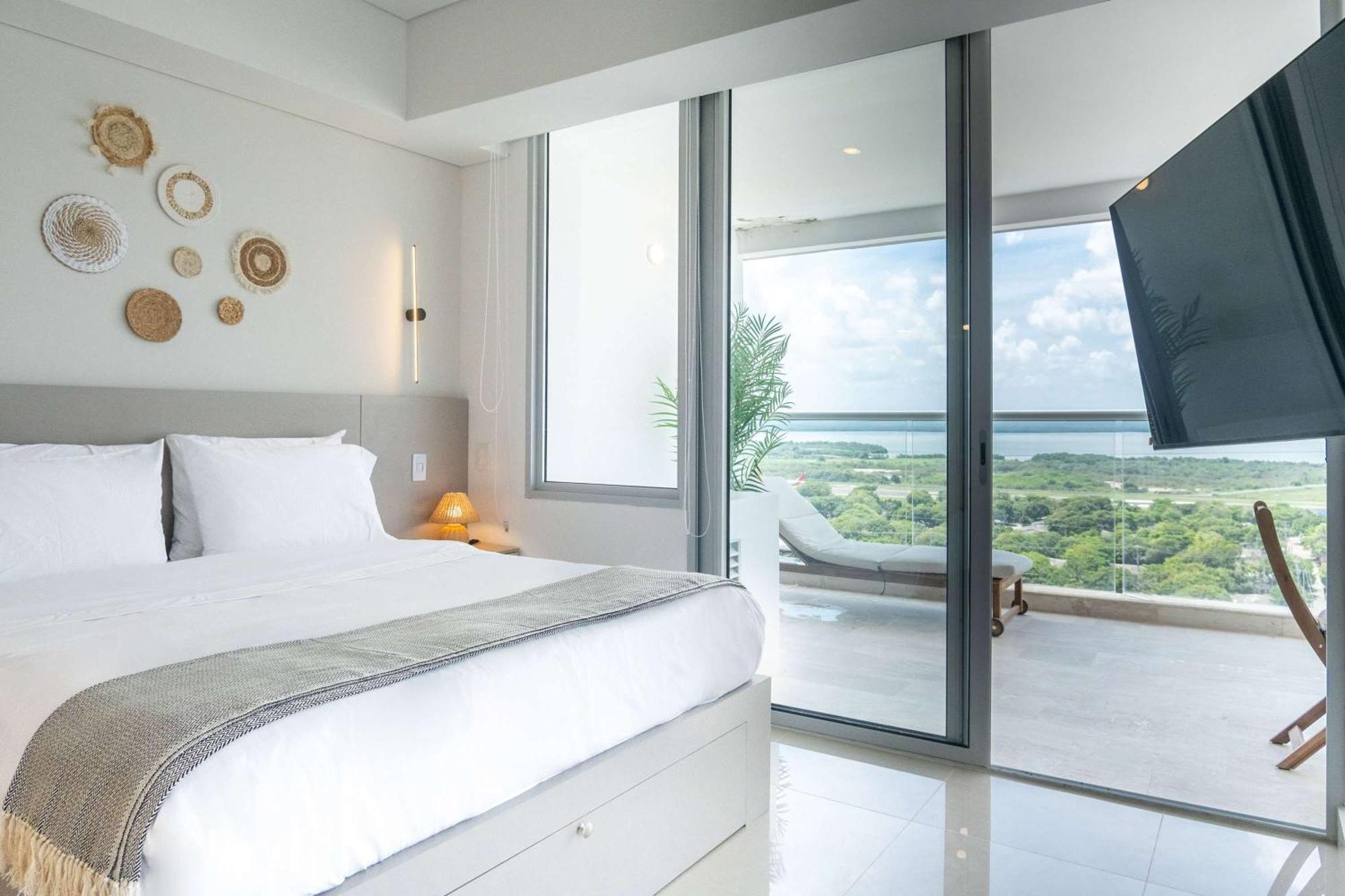 Elegant Beachview 1br With Balcony In Crespo * Cartagena