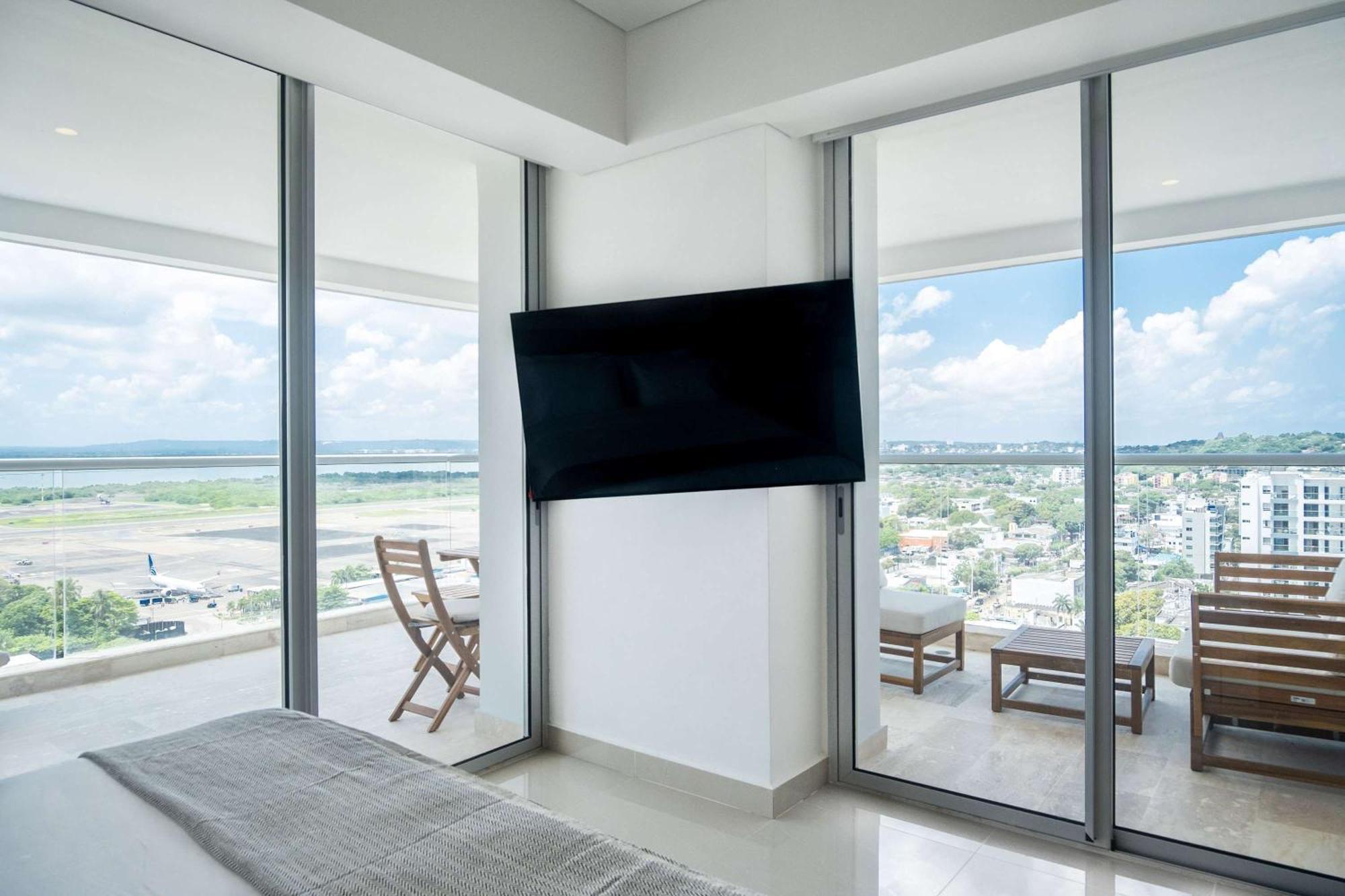 Elegant Beachview 1br With Balcony In Crespo Apartamento Cartagena